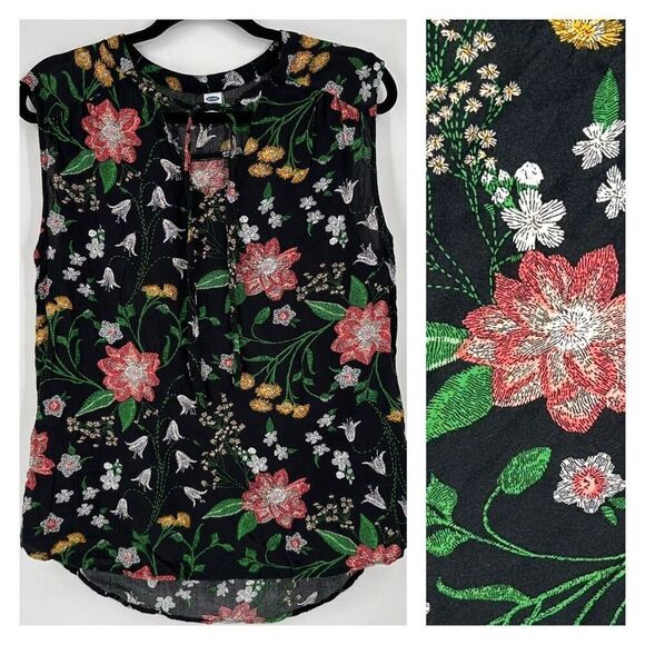 Old Navy Split Neck Tie Blouse Black Floral Size Medium Sleeveless Romantic - Picture 1 of 12
